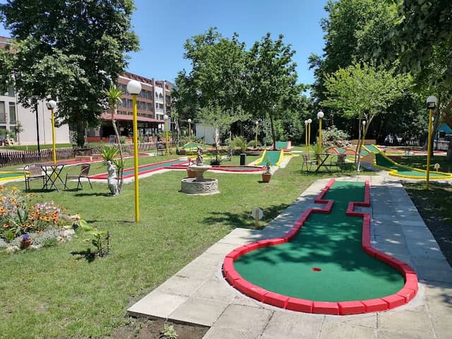 Mini Golf “Cherno More” - Image 1