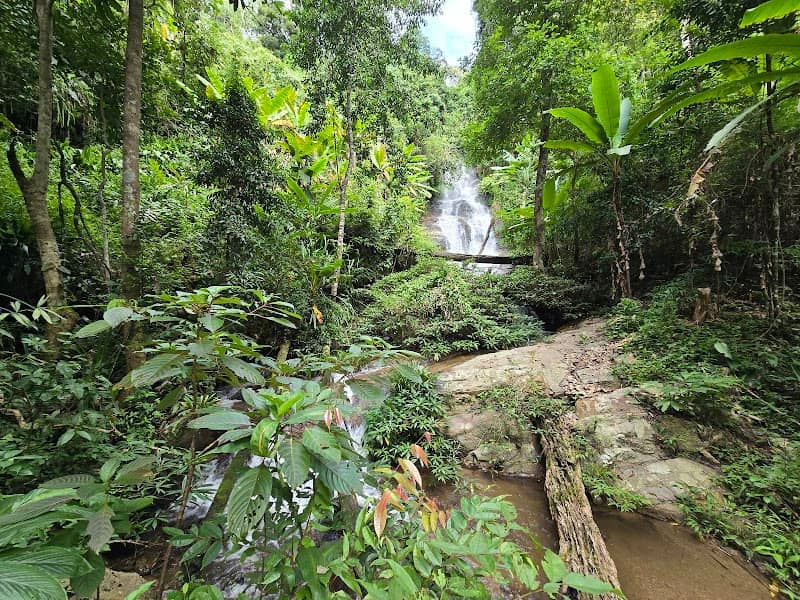 Sai Yoi Waterfall - Image 2