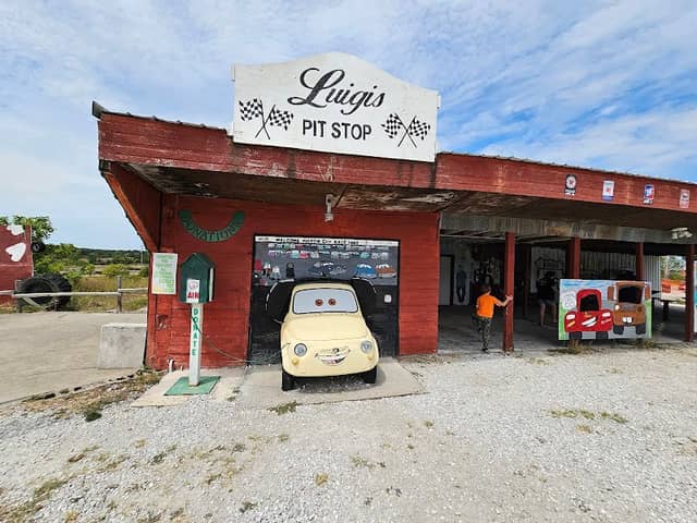 Luigis Pit Stop - Image 1