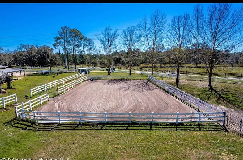Country Oaks Montessori Farm - Image 1