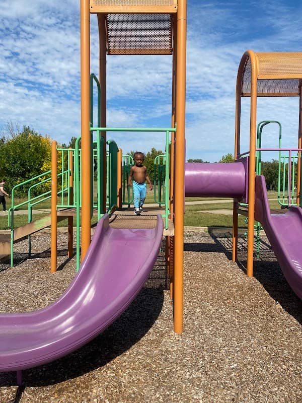 Riverside Park - Image 1