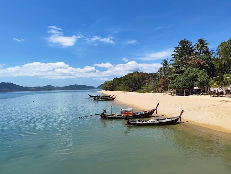 Por beach - Image 1