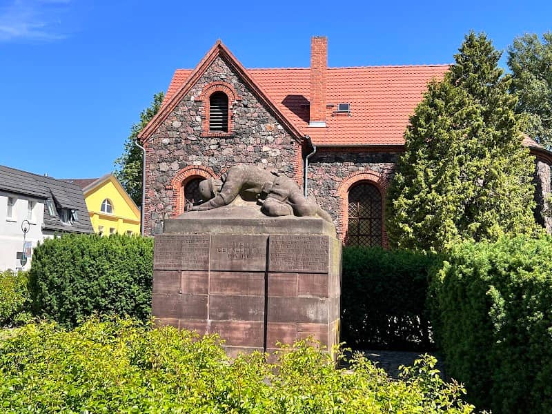 Kriegerdenkmal - Image 1