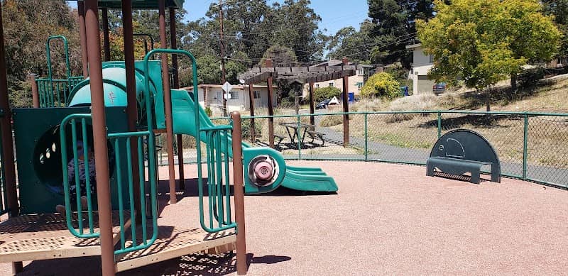 Green Slide Park - Image 1