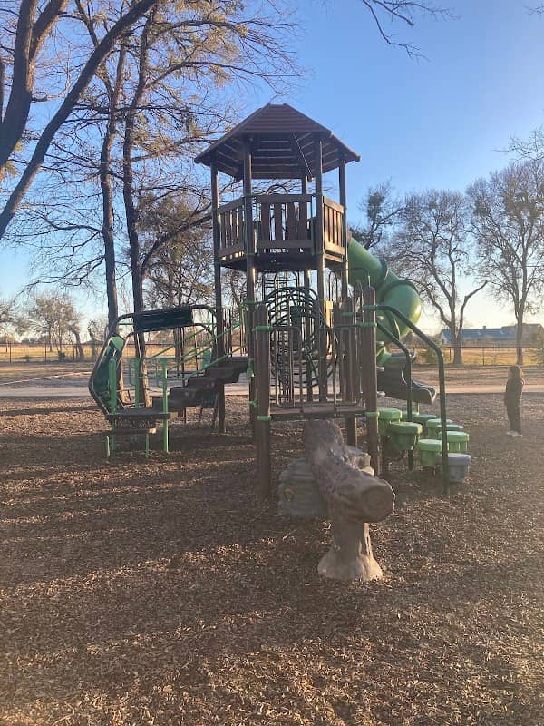 Twin Lakes Park - Image 1