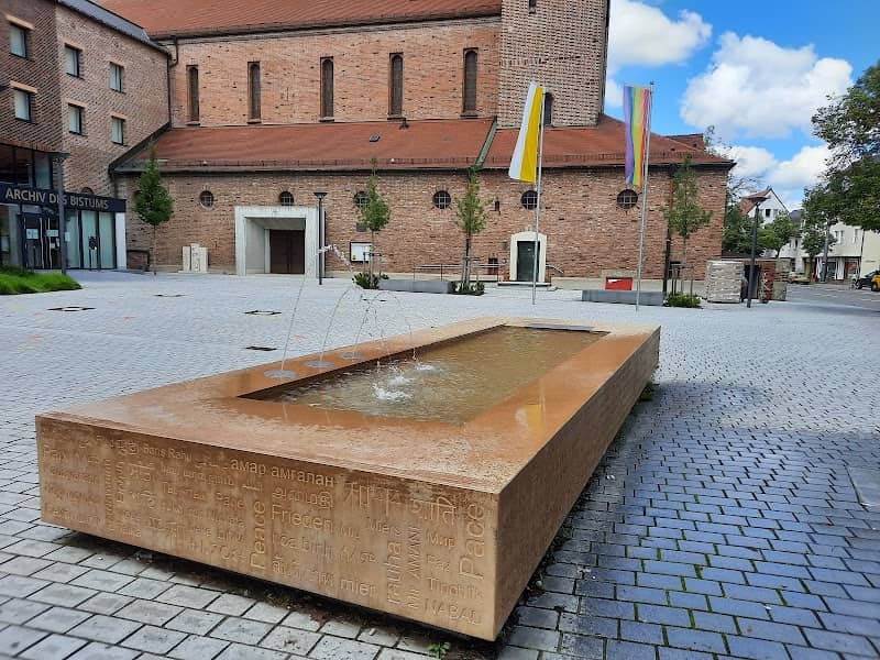 Friedensbrunnen - Image 1