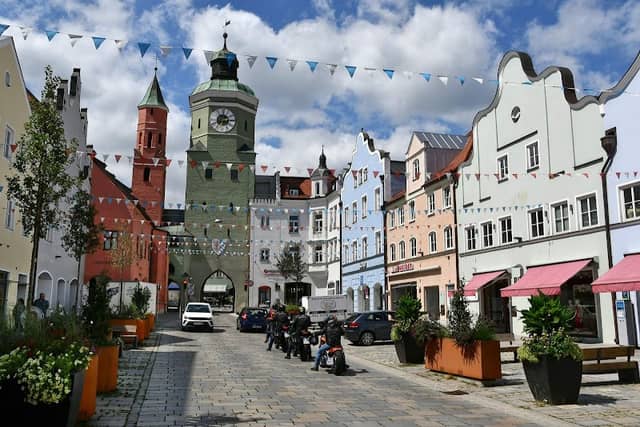 Stadtplatz mit Stadttor - Image 3