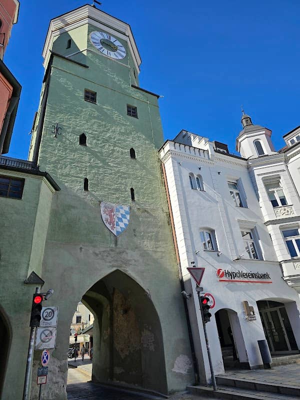 Stadtplatz mit Stadttor - Image 1