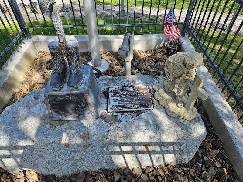 Veterans memorial - Image 2