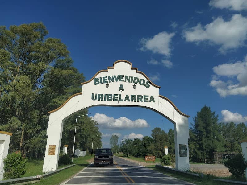 Arco de Bienvenida a Uribelarrea - Image 1