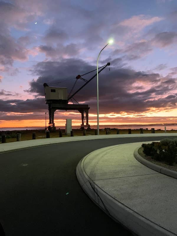 Old Gantry Crane - Image 2