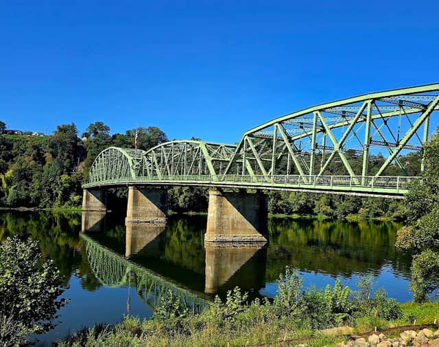 Riverfront Park - Image 2
