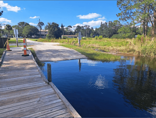 Wolf Lake - Boat ramp - Image 2