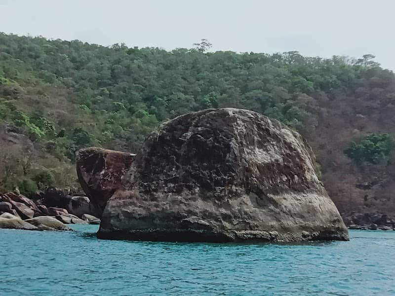 Honeymoon beach - Image 1