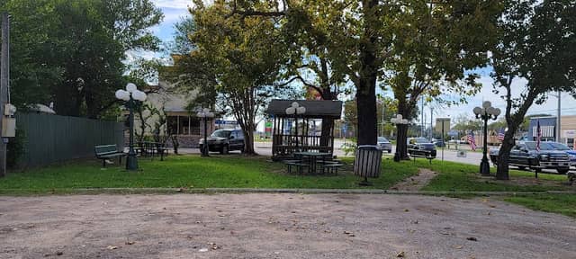Crawford's Corner Park - Image 1