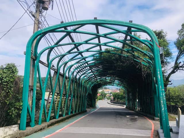 紫籐花隧道 - Image 1