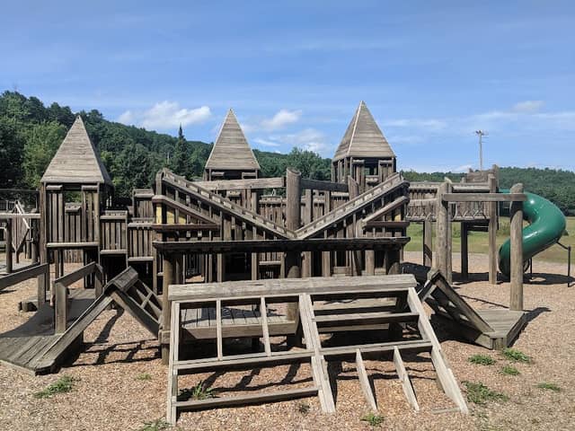 Elizabeth's Park - Image 1