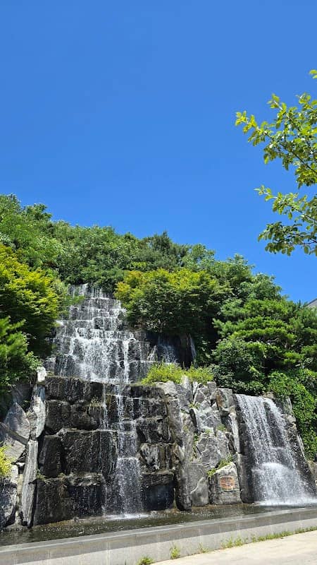 판교공원폭포 - Image 1