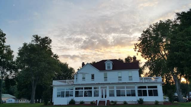Anheuser House - Image 1