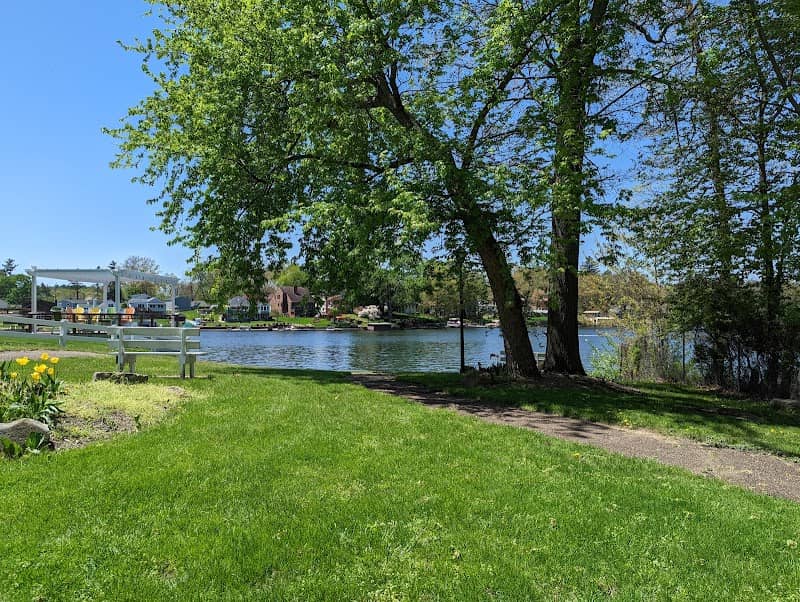 Lakeside Park - Image 1