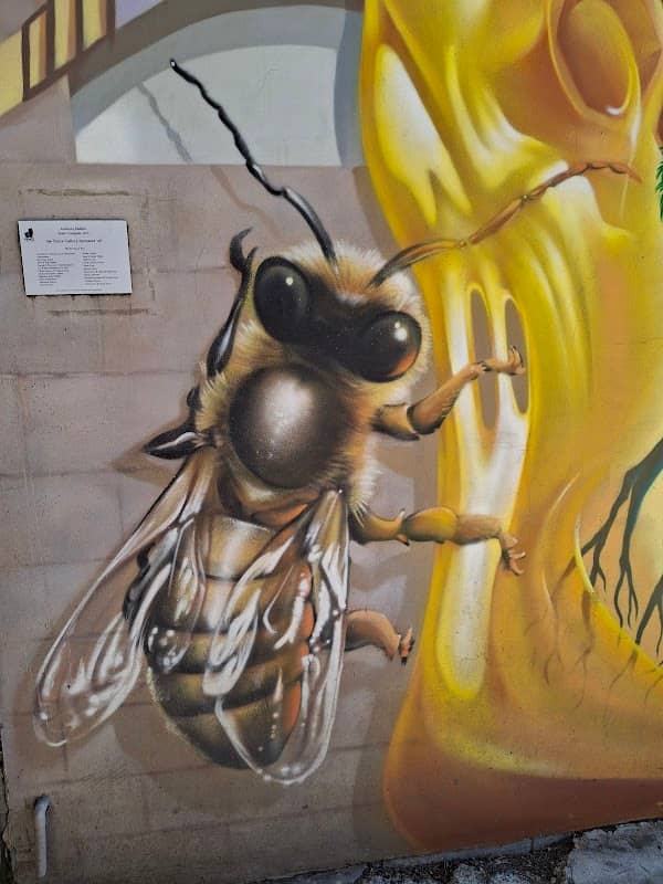 Mural alley - Image 3