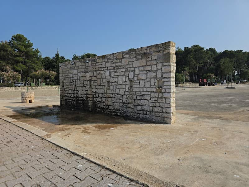 Shower of Umag - Image 1