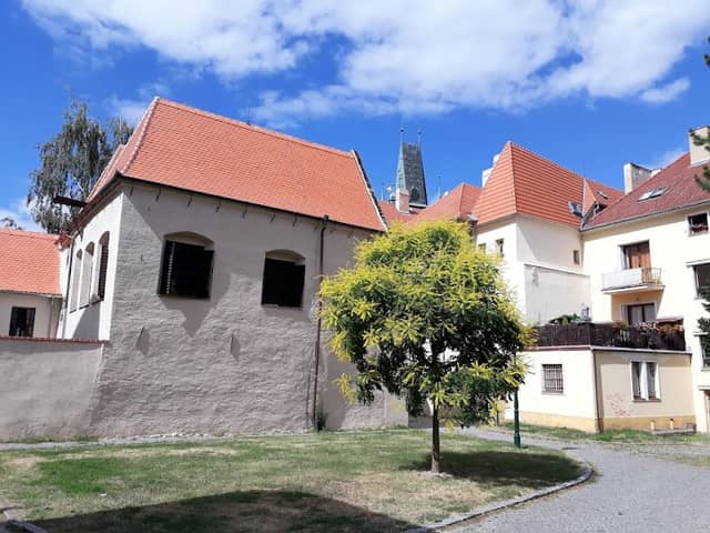 Gothic twin - Image 1