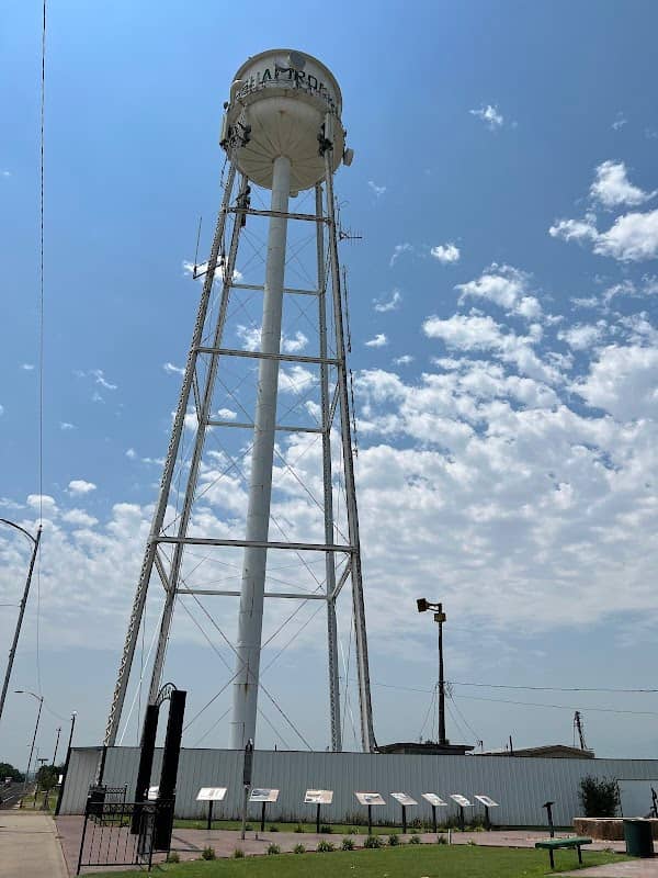 Shamrock Water Tower - Image 1