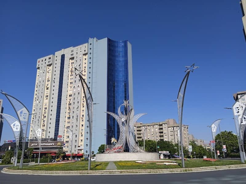 Ataşehir Meydanı - Image 1