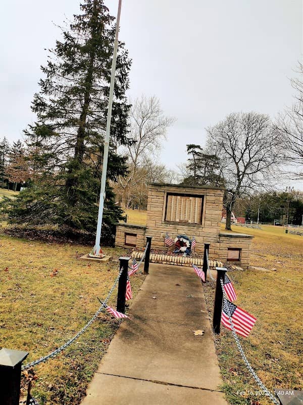 Renzie Park All Sports Memorial - Image 2