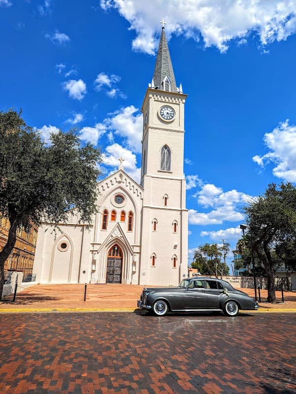 San Agustin Catholic Cathedral - Image 1