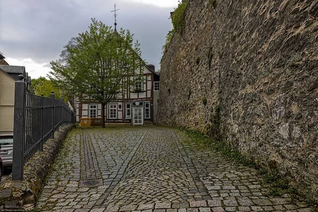 Brunnen mit Engel Statue - Image 1