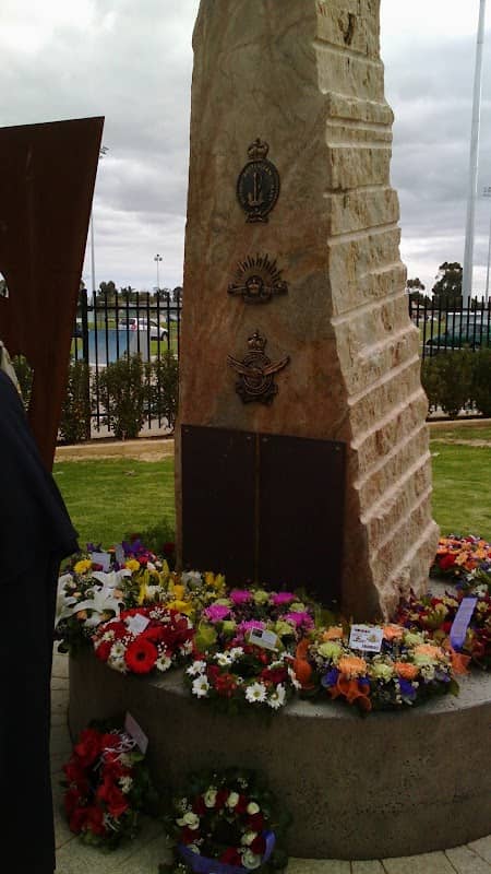 Harvey War Memorial - Image 1