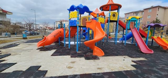 Seyidov Parkı - Image 1