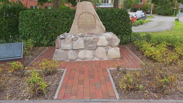 Hinnerk Dunkhase Memorial - Image 2