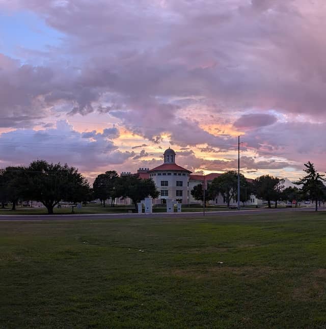 Horseshoe Park - Image 2