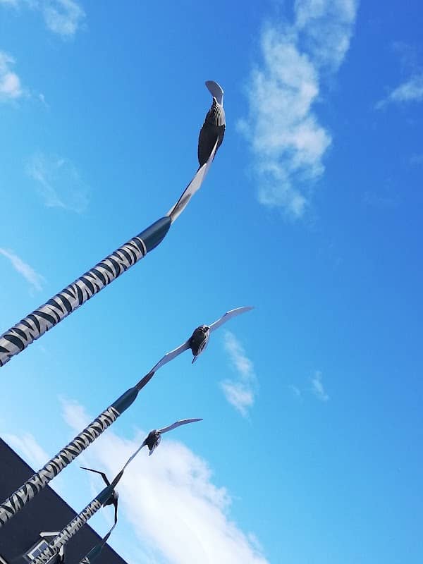 Fulmar birds sculpture - Image 2