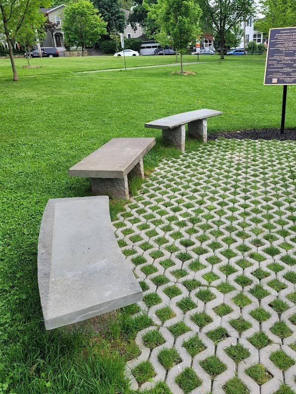 Nelson Sitting Park - Image 2