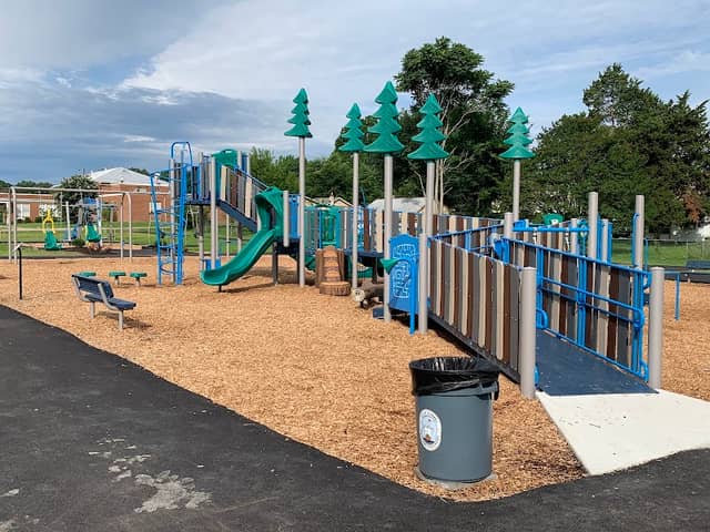 Woodlawn Park - Image 2