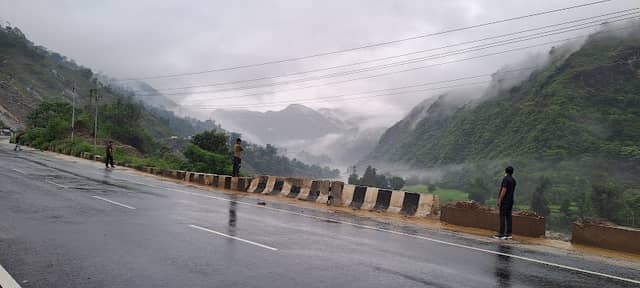 कच्ची पहाड़ी - Image 1