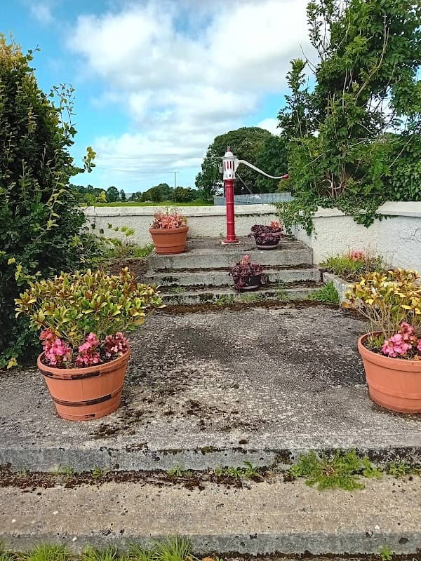 Village pump - Image 1