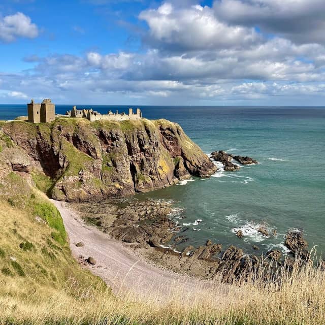 Dunnottar Castle viewpoint - Image 1