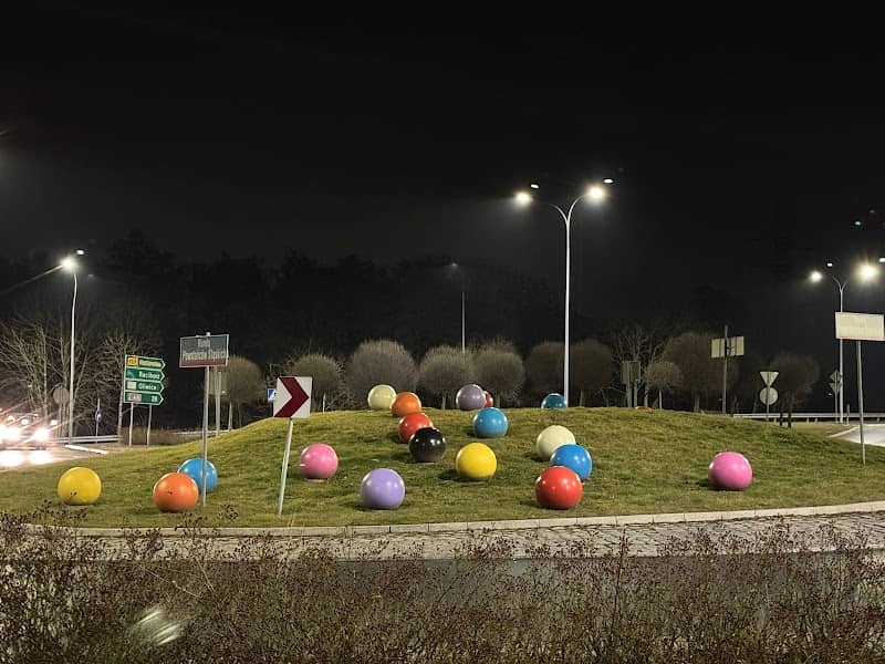Rondo im. Powstańców Śląskich (z kulami) - Image 1