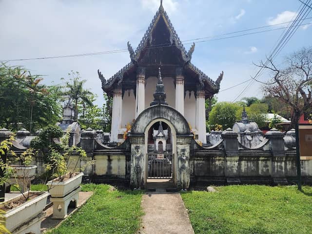 Wat Yai Thakkhinaram - Image 1