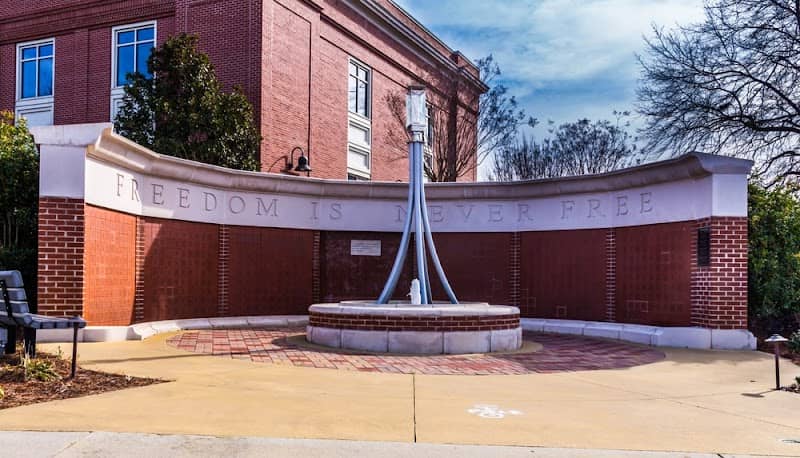 Snellville Veterans Memorial - Image 2