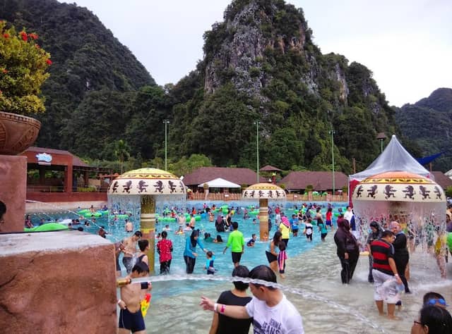 Sunway Lost World Theme Park : Hot Springs & Night Park - Image 3