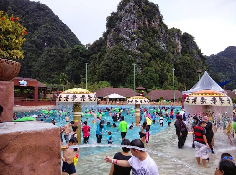 Sunway Lost World Theme Park : Hot Springs & Night Park - Image 3