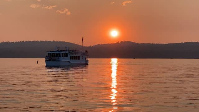 McCall Lake Cruises - Image 3