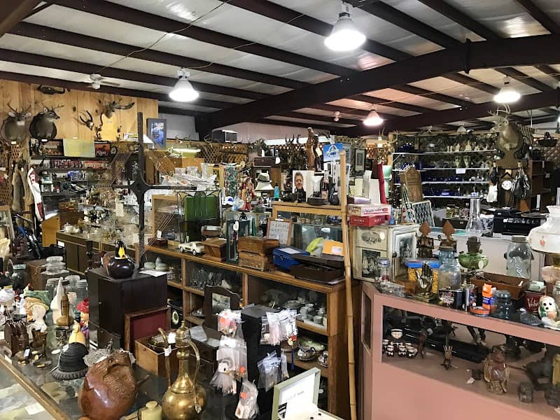 Hutch's - Image 2