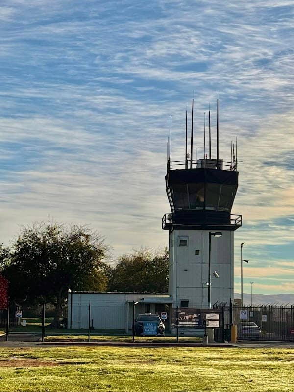 Airplane Viewing Platform - Image 2